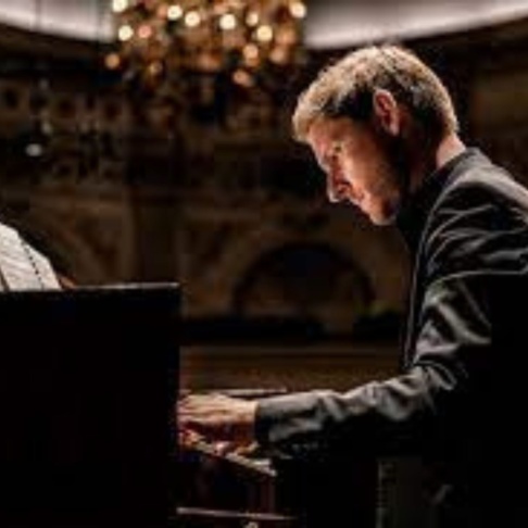 Kristian Bezuidenhout